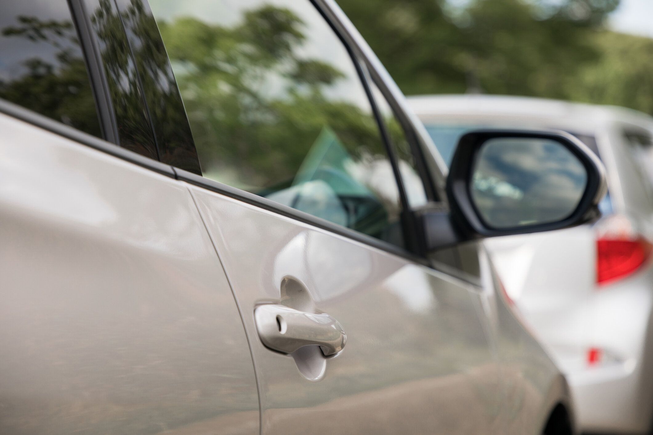 駐車場での近代車両です。