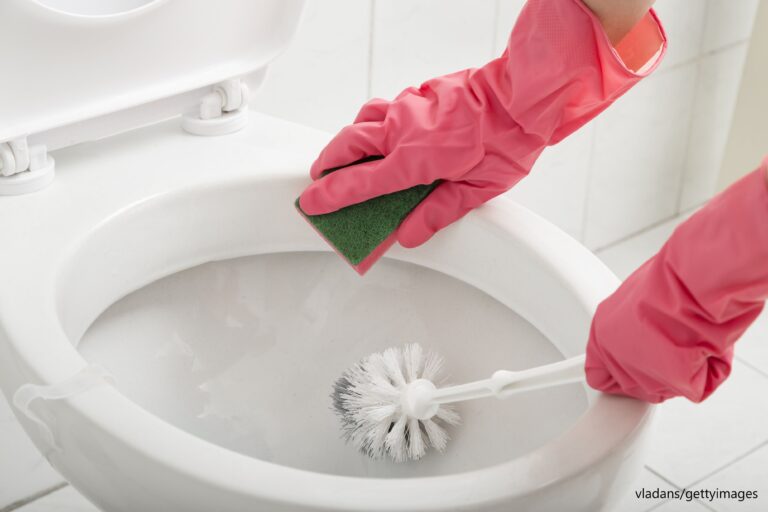 【絶対にこすりたくない人必見】黒ずみ汚れは「トイレハイターパック」で一発解消！