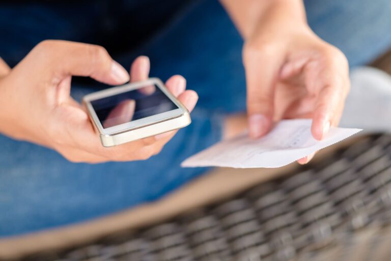 キャッシュレス決済でもしっかり家計がわかる！夫婦で共有もできる新家計簿サービス3選