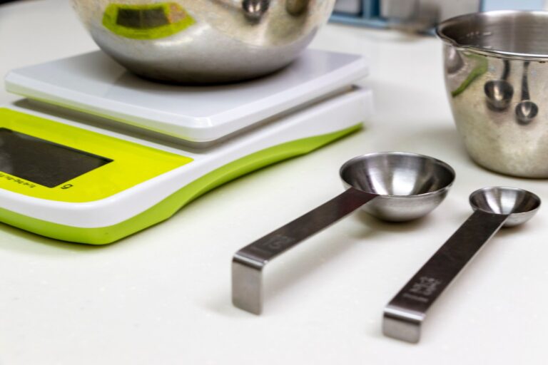 ペットボトルのフタで大さじ・小さじが計れる！計量スプーン＆カップの代わりになるものは？