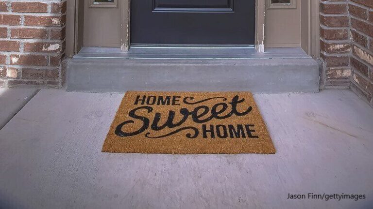 知っておきたい「玄関マット」の必要性｜掃除方法や選び方もあわせて紹介