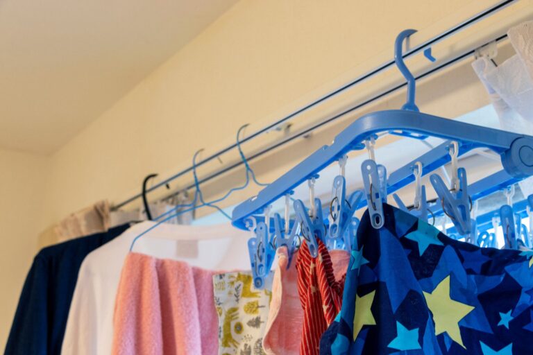 早く乾燥させたい！嫌な臭いをなくしたい！上手な部屋干しの方法