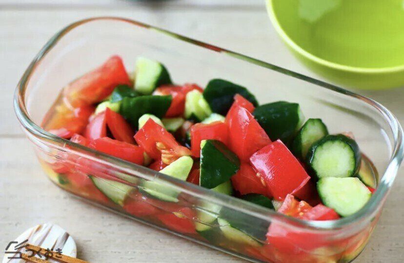 トマトときゅうりの塩こうじ和え