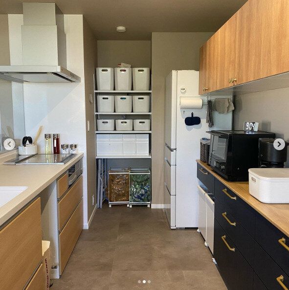 ごちゃごちゃしがちなパントリーも無印良品で