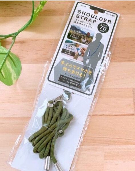 【キャンドゥ】売り切れ必至で大バズリ中！肩かけスマホストラップはみんな買ってる