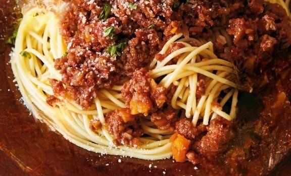 【作業時間まさかの5分】主婦に大人気！山本ゆりさんの炊飯器でできる極上のミートソース