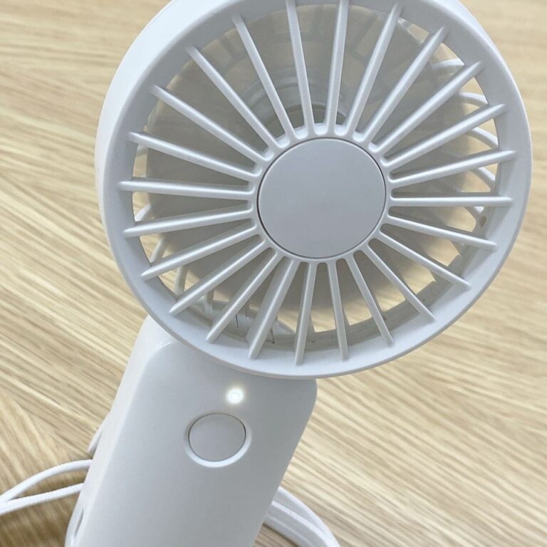 飛ぶように売れて入手困難！【無印良品】「試しに使ってみたらドンピシャ」「サーキュレーターと同じ羽根の構造」ハンディファンのびっくり活用アイデア