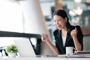 「コンプリート」とは？ビジネスシーンで使われるときの意味や反対語、言い換え方を解説