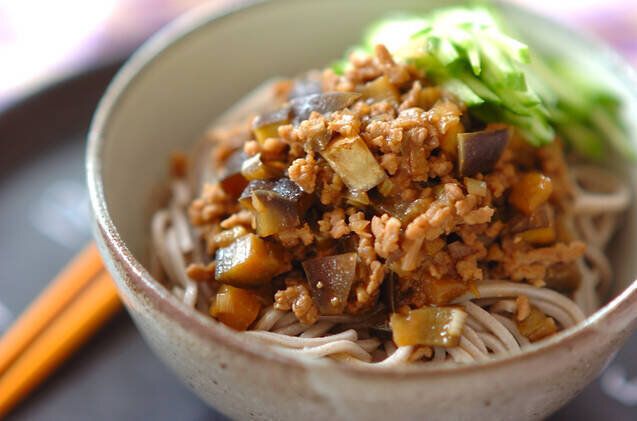 ナスと肉みその和えそば