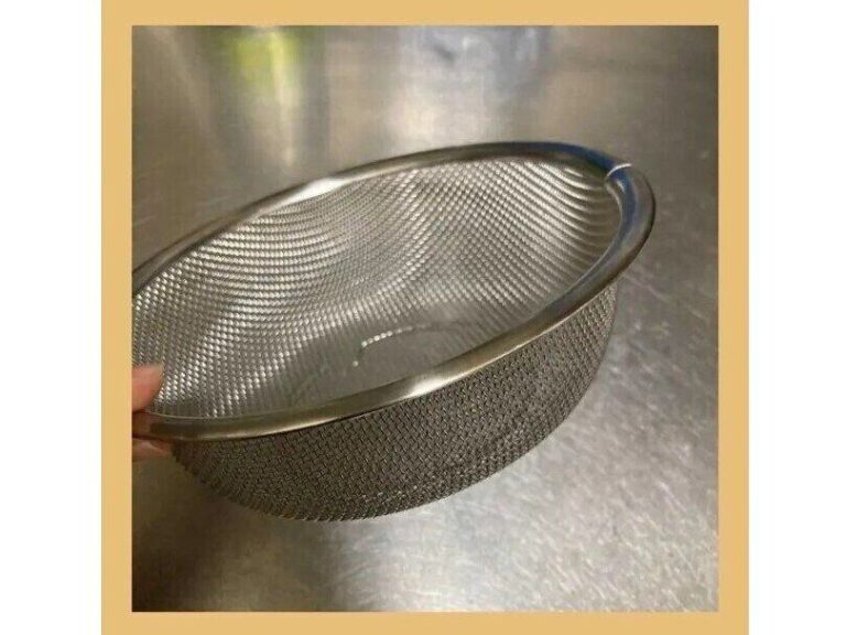 熱湯で洗うのは逆効果!?ザルを清潔に使うために知っておいてほしいこと