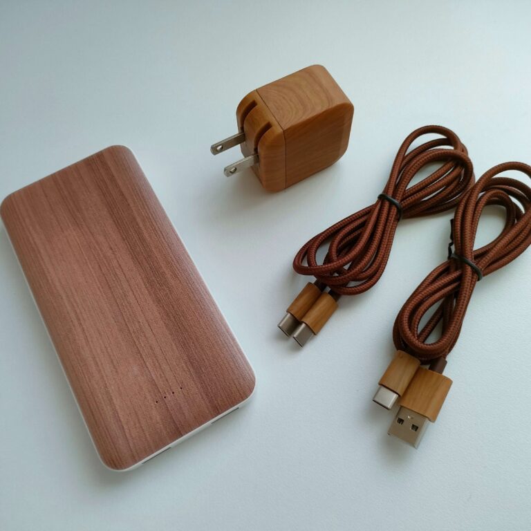 【Standard Products】こんなオシャレなの見たことない！思わず複数買いしたスタイリッシュなモバイルグッズ