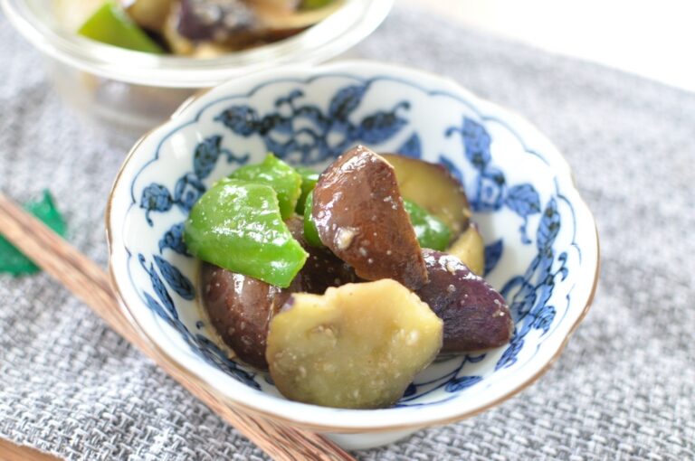 レンジ調理【なすとピーマンの甘辛ごま味噌ダレ】トロトロなすに甘辛ごま味噌が絡む！ごはんが進む副菜レシピ