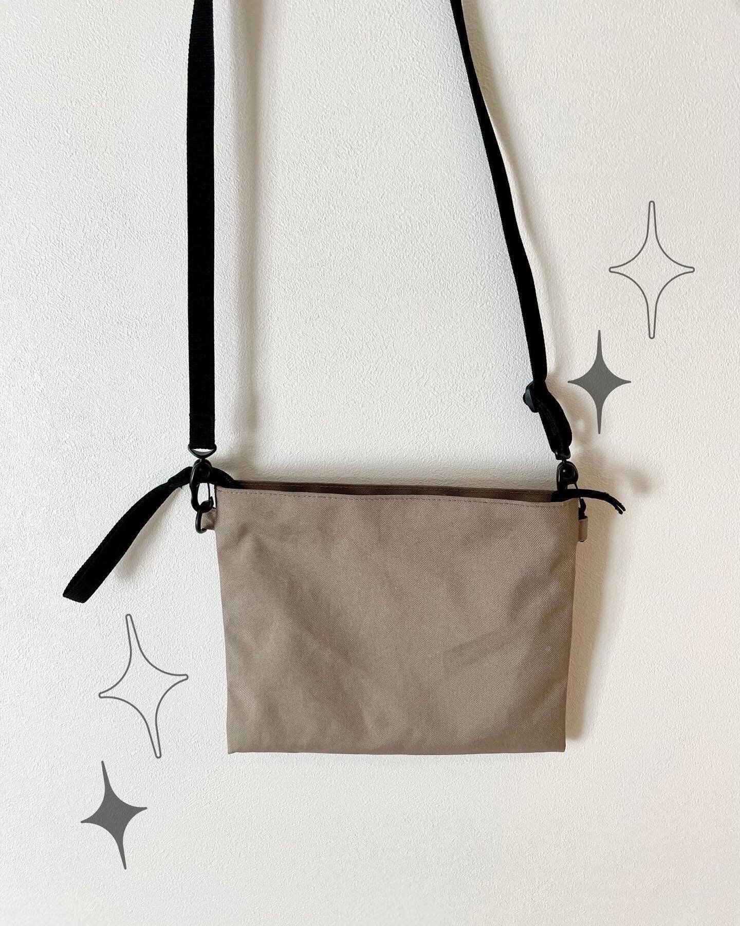 【無印良品】1つあると大活躍!「撥水サコッシュ」は旅先やお出かけのときの優秀アイテム