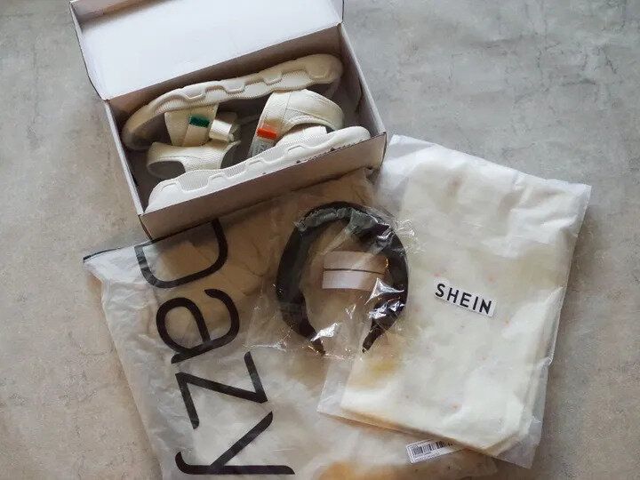 SHEIN　商品