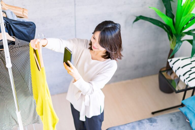 コンスタントにお金を貯めているママ投資家はフリマアプリで何を買う？貯蓄につながるマル秘活用術とは