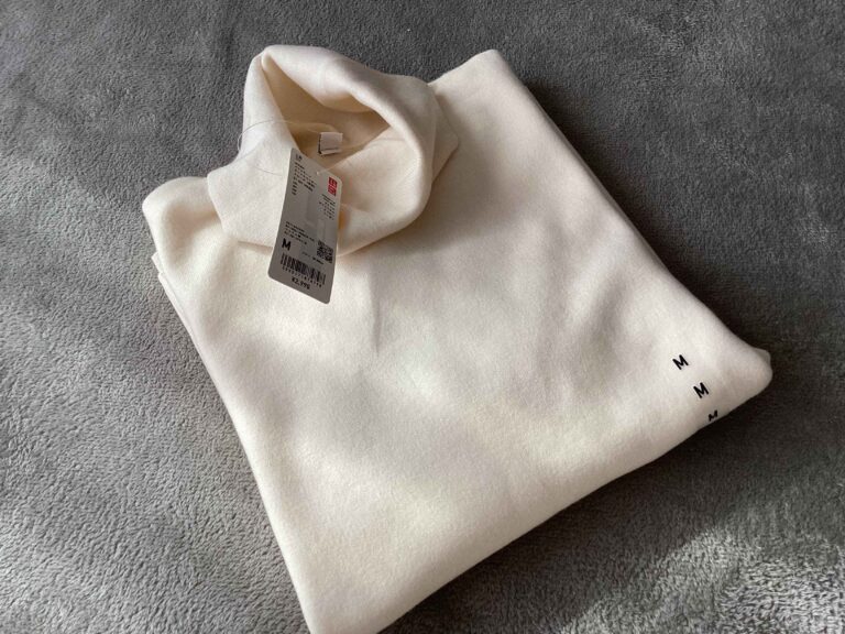 【ユニクロ】もちもちの着心地に夢中！スフレヤーンのタートルセーター