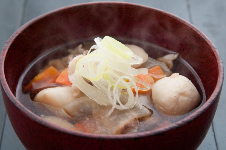 【管理栄養士監修】気になる「けんちん汁」のカロリーや炭水化物量とは？食べる際に押さえるべきポイントを紹介