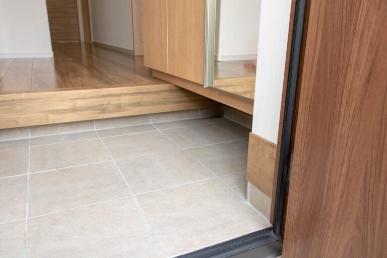 玄関は風水のキモ！たたきに絶対に置いてはいけないものとは？金運ダダ下がり風水【Dr.コパの風水解説】