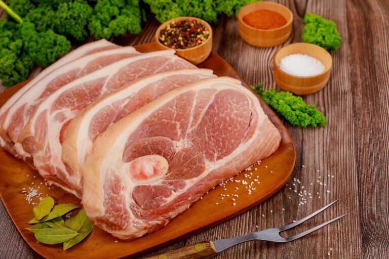 「豚肉」の冷凍方法は？上手な保存のコツやおいしい活用レシピを紹介