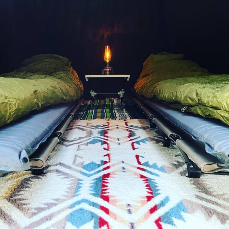 キャンプ初心者必見！【ワークマン】「コスパ最強」「争奪戦になりそう」本当に売れているアイテム3選