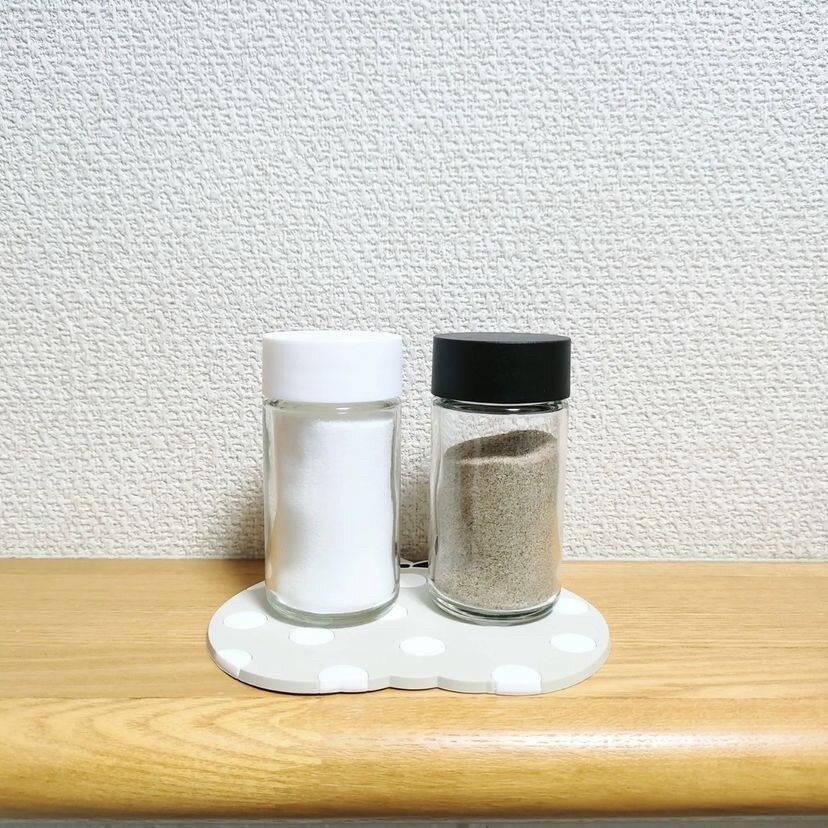 ガラス調味料入れ