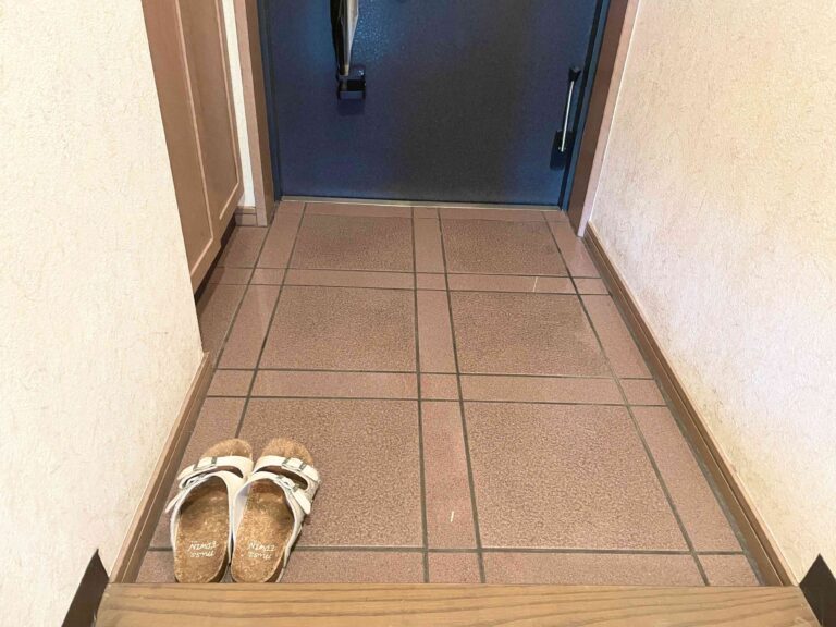 狭い！収納も少ない！でもスッキリをあきらめたくない！賃貸マンション玄関の工夫とは？