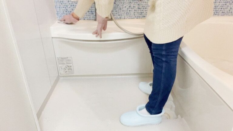 【年末掃除】浴槽をオキシ漬けするだけじゃもったいない！お風呂掃除にフル活用する方法