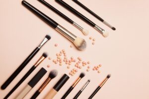 48歳からは要注意！一生懸命メイクをするほど痛くなる…を防ぐテクニック