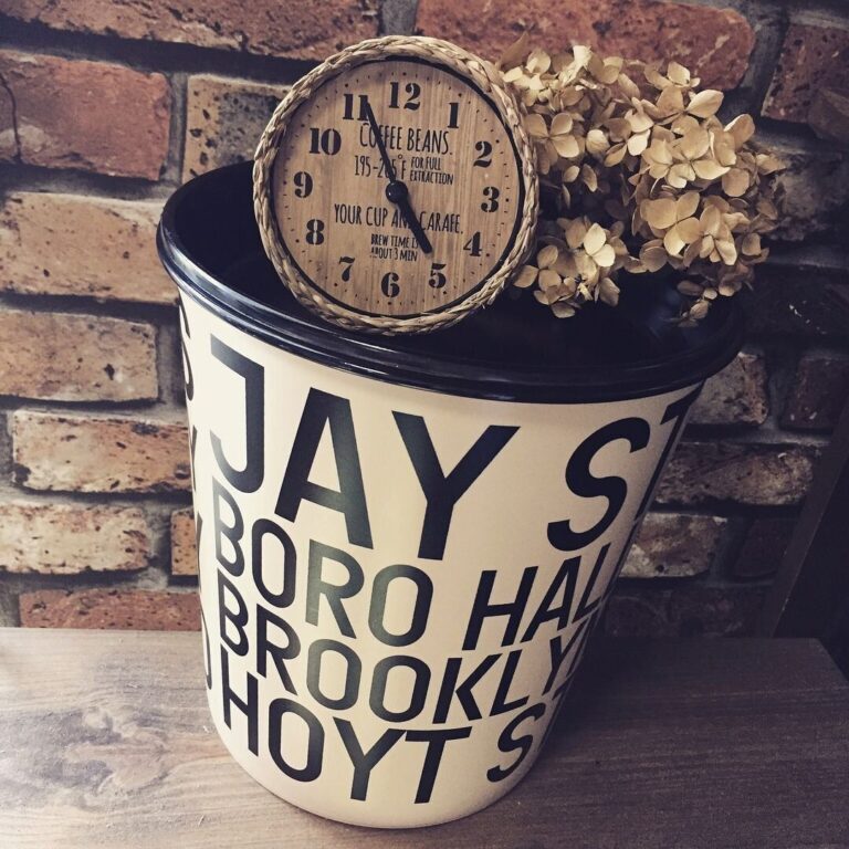 ゴミ箱以外にも使い方無限大！セリアのシンプルなダストボックス活用アイデア