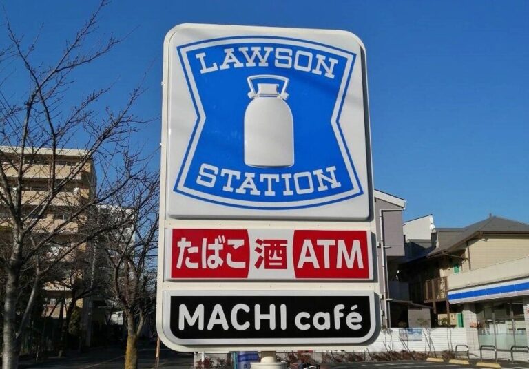 【ローソン地域限定商品】青森の名店『ラグノオ』監修！ふわっふわスポンジがロールケーキに