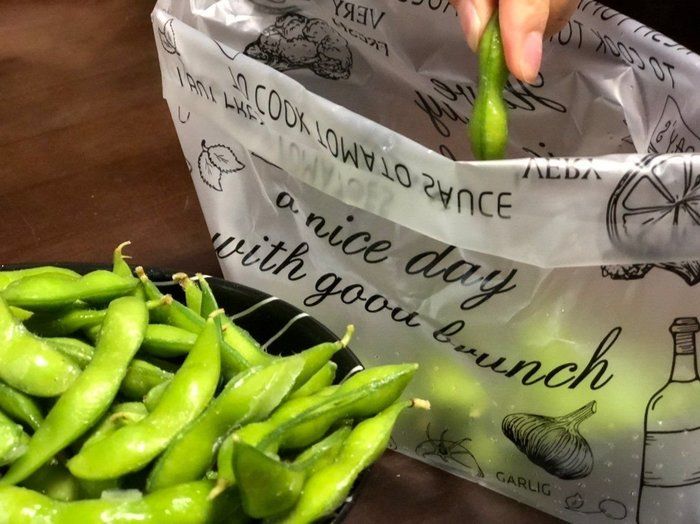 ニトリの水切り袋は、キッチンだけでなく、リビングでもとっても使えるんです!