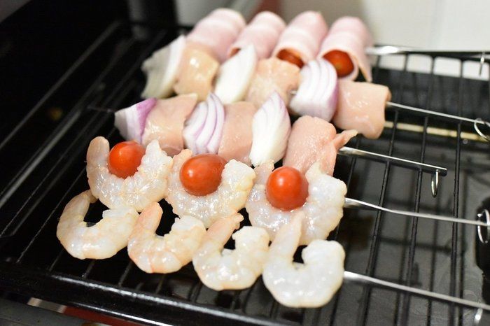 ニトリの焼き串は平板式の形状になっているので、材料が回らずしっかり固定されます