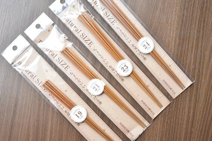 4サイズ(19cm、21cm、23cm、24cm)あるので、手のサイズに合わせて選ぶことができます。