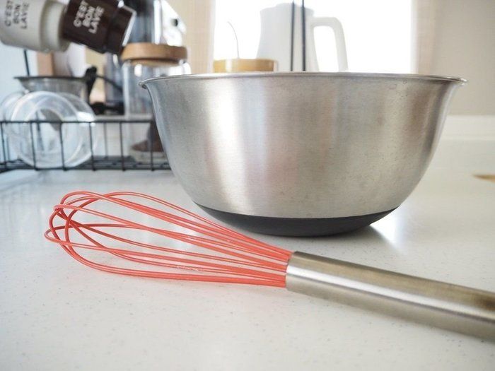 下がゴム素材になっているノンスリップ加工なので、混ぜる工程が多いお菓子作りなどに重宝しますね。