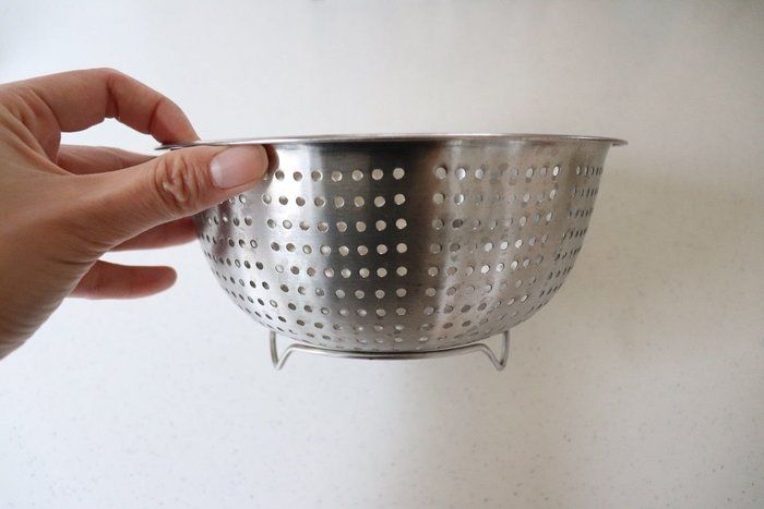 細長い穴ではなく丸の穴なので、気づかず麺が固まっていたというストレスもなくなります