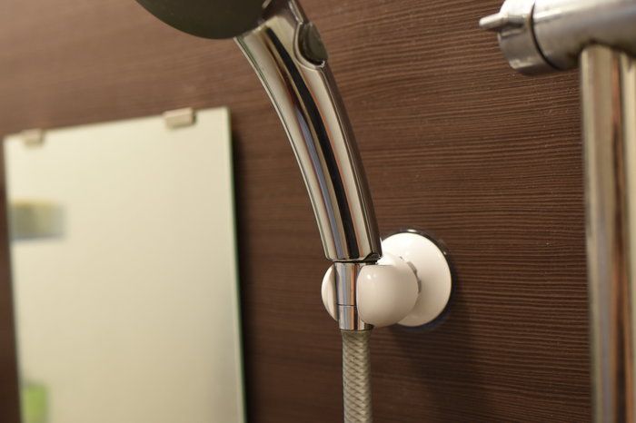 シャワーヘッドホルダーの高さってむずかしいですよね。そんなときには、シャワーヘッドホルダーを追加で設置するのはいかがでしょうか?