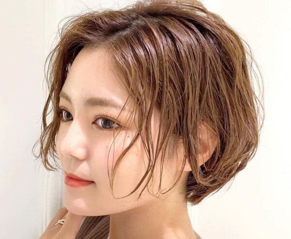 30代女性におすすめのヘアスタイル。2Wayで印象が変わる！ウェーブショートボブ