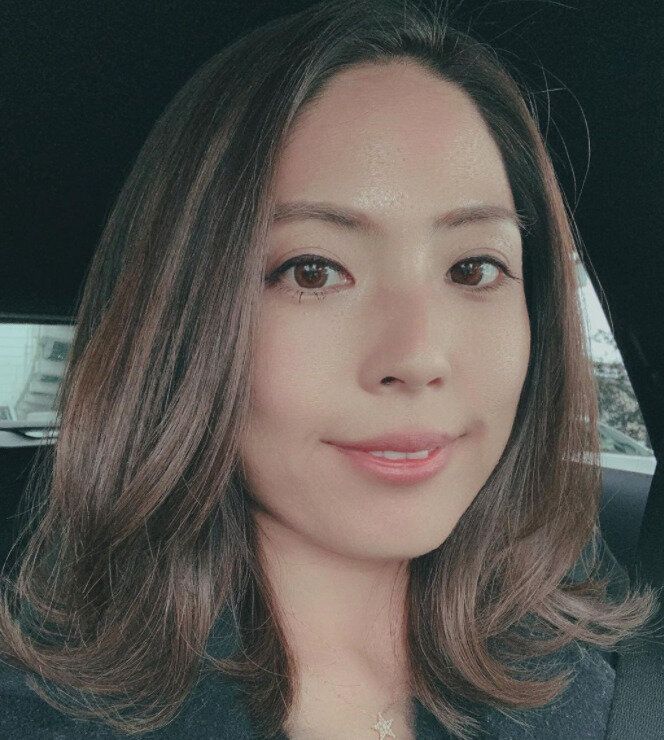 30代女性におすすめのヘアスタイル。程よい巻き髪がエレガント！大人のミディアム