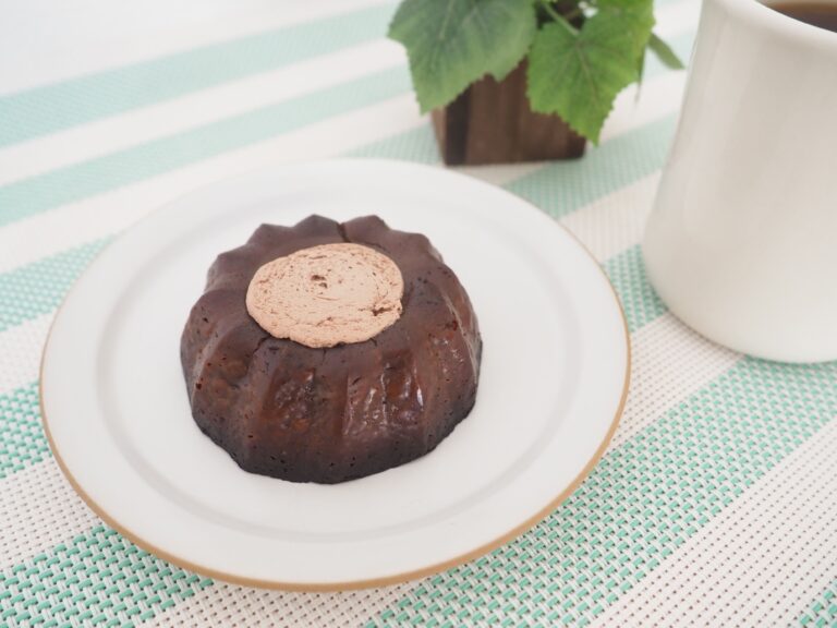 苦手な人にも好きになる!?【ミニストップ】「もっちりしっとりベルギーチョコカヌレ」