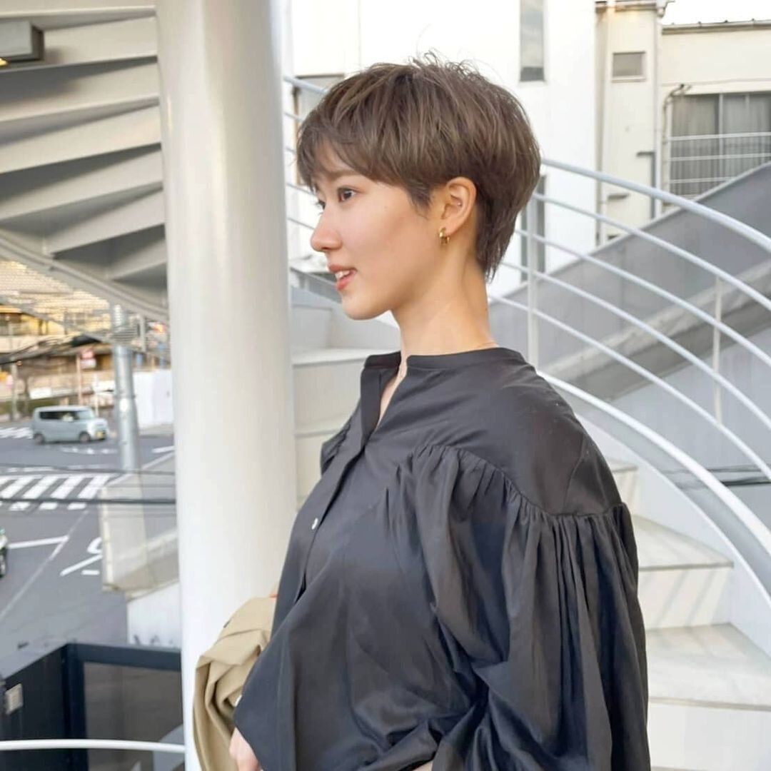 40代丸顔に似合うヘアスタイル 思いきりショートで新しい自分に！