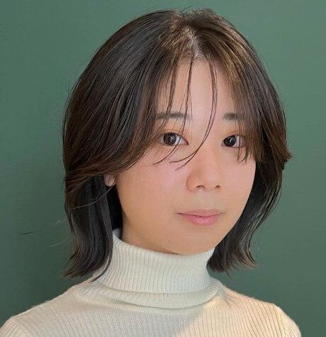 長めの前髪が縦長効果を発揮！旬の外ハネボブ