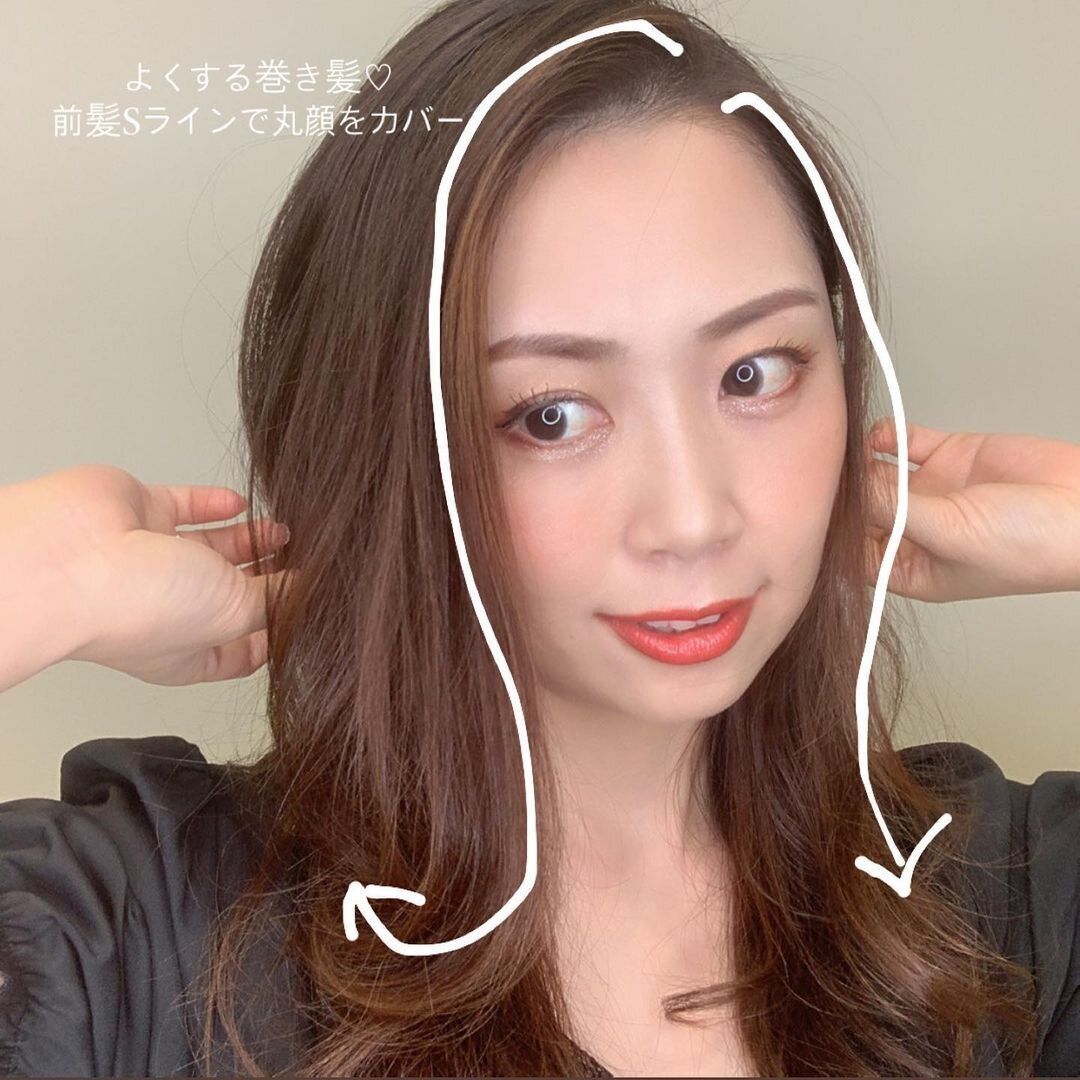 40代丸顔に似合うヘアスタイル Sカーブで丸顔のサイドをカバー！