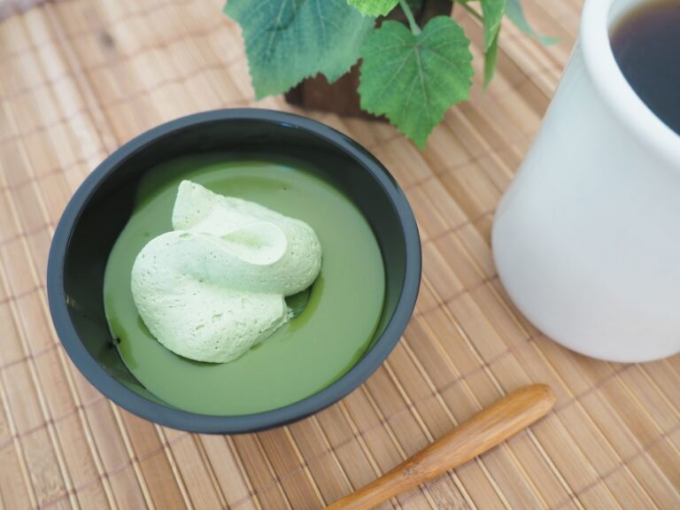 【ミニストップ】抹茶が濃い…！丸七製茶監修お濃茶チーズケーキは大人向けのスイーツ！