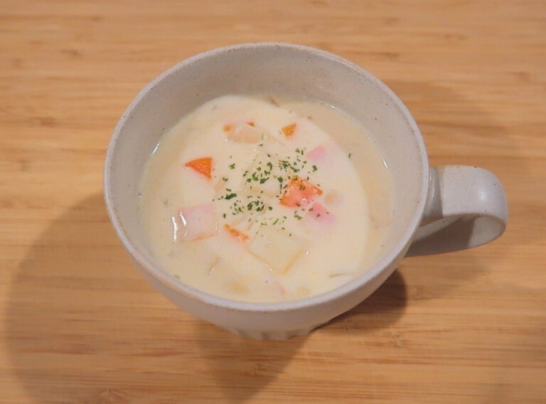 【旬食材】具だくさん！「新じゃがと新玉ねぎのクリームスープ」のつくり方