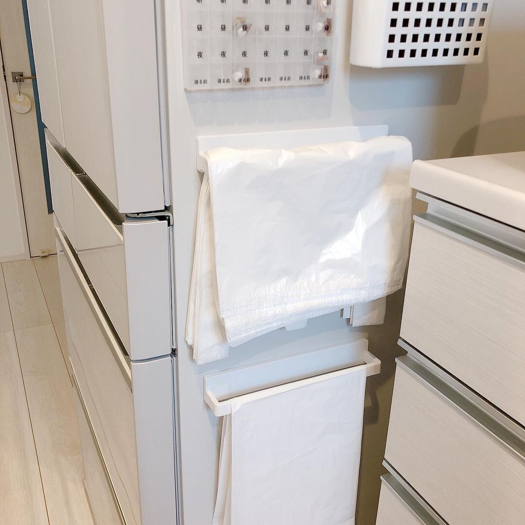 【セリア】タオルバーでゴミ袋収納!