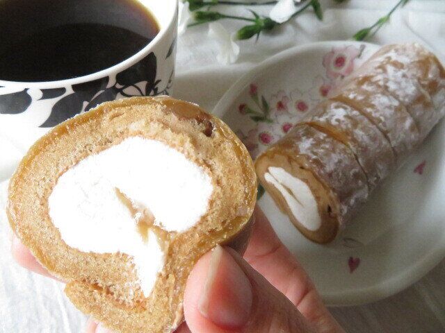 【ローソン】もち食感ロールに新しい味！くるみとみたらしが運命の出会い