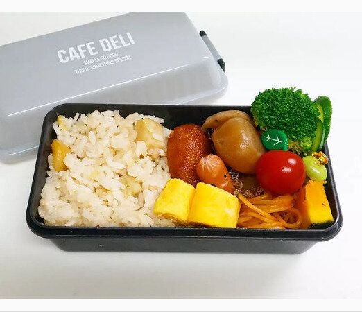 モノトーンカラーのランチボックスでお弁当をより色鮮やかにみせる