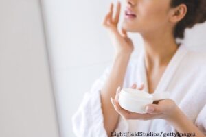 「ワセリン万能説」は本当だった！40代の乾燥女子はみんな買おう！