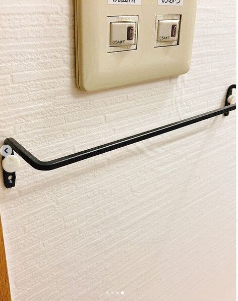 洗面所の壁にアイアンバーを設置