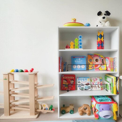 【セリア】アイアンバーを使えば表紙が見える絵本棚に大変身